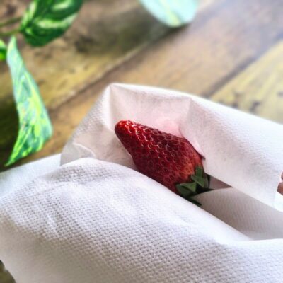 いちごを拭く