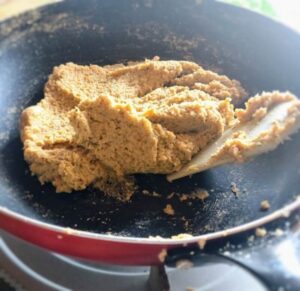 野菜ペーストの水分を飛ばす