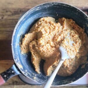 野菜ペーストを炒める