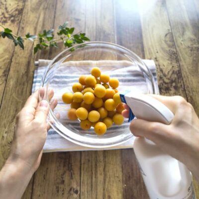 梅干し作りの道具と保存容器