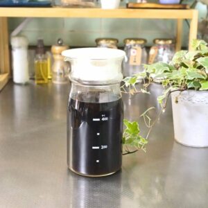 ガラスの保存瓶に入れた手作りめんつゆ
