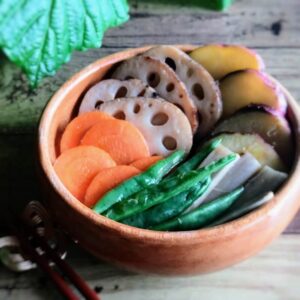 手作りめんつゆで味付けした野菜の揚げびたし